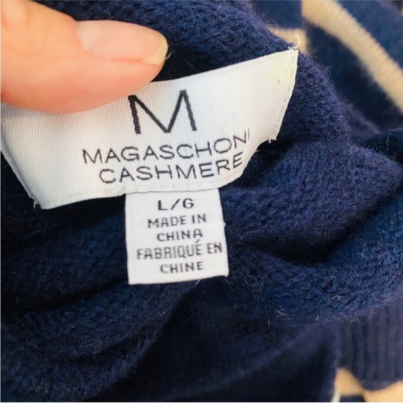 Magaschoni mock neck 100% cashmere stripe sweater in navy NEW - Picture 9 of 9